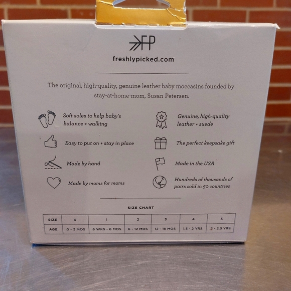 Freshly Picked Brand New Infant Blue and White Striped Moccasins Size 1 - Picture 2 of 3